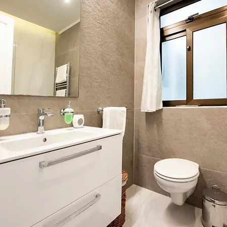 Sea View Luxury Haven Living & 3bedrooms Seafront Apartmán *