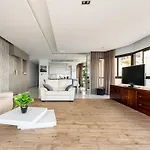 Seaview Luxury Haven Living & 3bedrooms Seafront Apartment