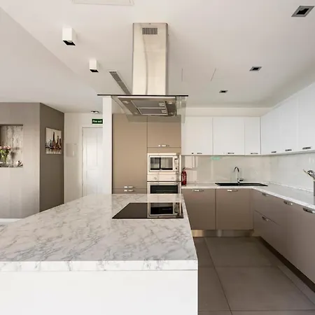 Sea View Luxury Haven Living & 3bedrooms Seafront Appartamento Sliema