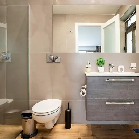 Апартаменты Sea View Luxury Haven Living & 3bedrooms Seafront *