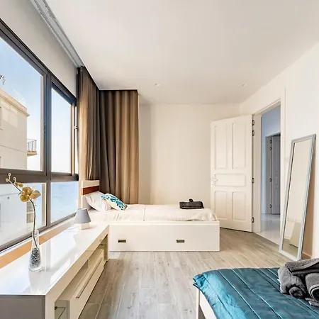 Sea View Luxury Haven Living & 3bedrooms Seafront Appartamento Sliema