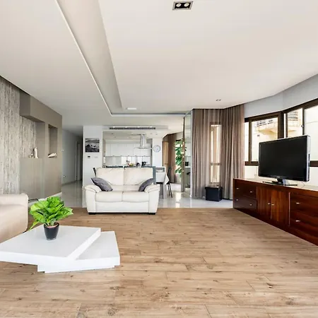 Sea View Luxury Haven Living & 3bedrooms Seafront Apartman