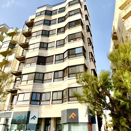 Sea View Luxury Haven Living & 3bedrooms Seafront * Слима