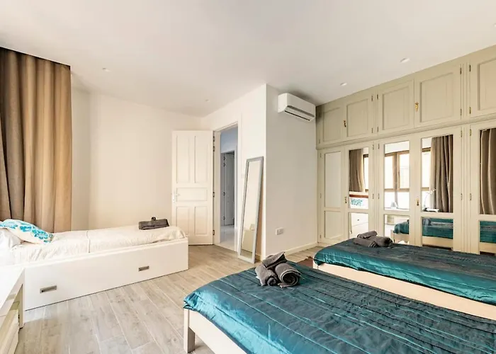 Sea View Luxury Haven Living & 3bedrooms Seafront *