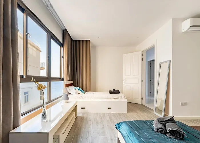 Sea View Luxury Haven Living & 3bedrooms Seafront Apartamento Sliema