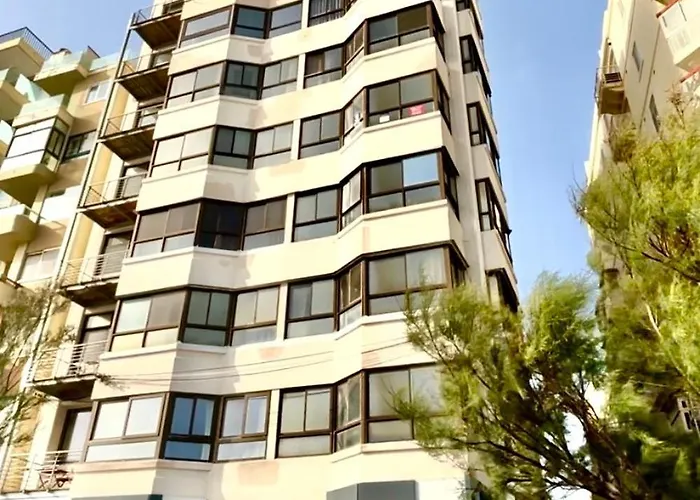 Sea View Luxury Haven Living & 3bedrooms Seafront * Sliema